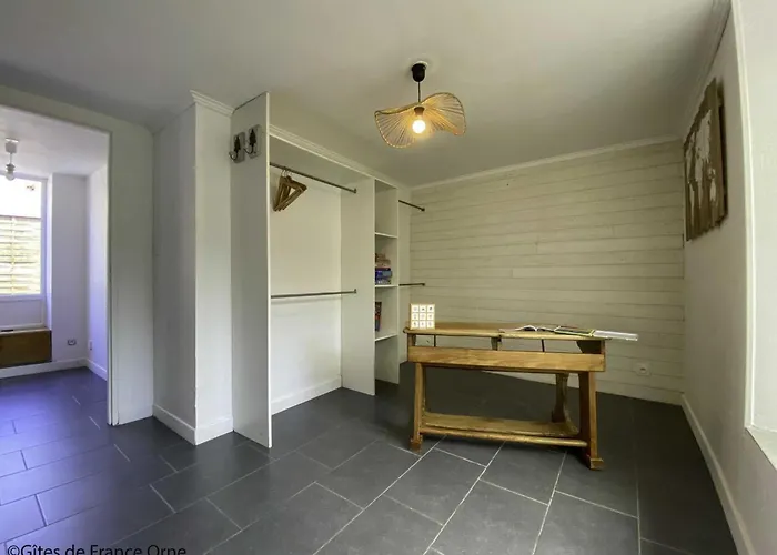 Dom wakacyjny Charmante Maison Ancienne Au Coeur Du Village Avec Jardin Et Terrasse - Fr-1-497-219 Rouperroux