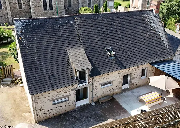 Charmante Maison Ancienne Au Coeur Du Village Avec Jardin Et Terrasse - Fr-1-497-219 Rouperroux